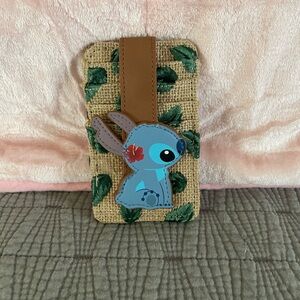 Loungefly Disney Stitch with Leaves Burlap Cardholder - Boxlunch Exclusive